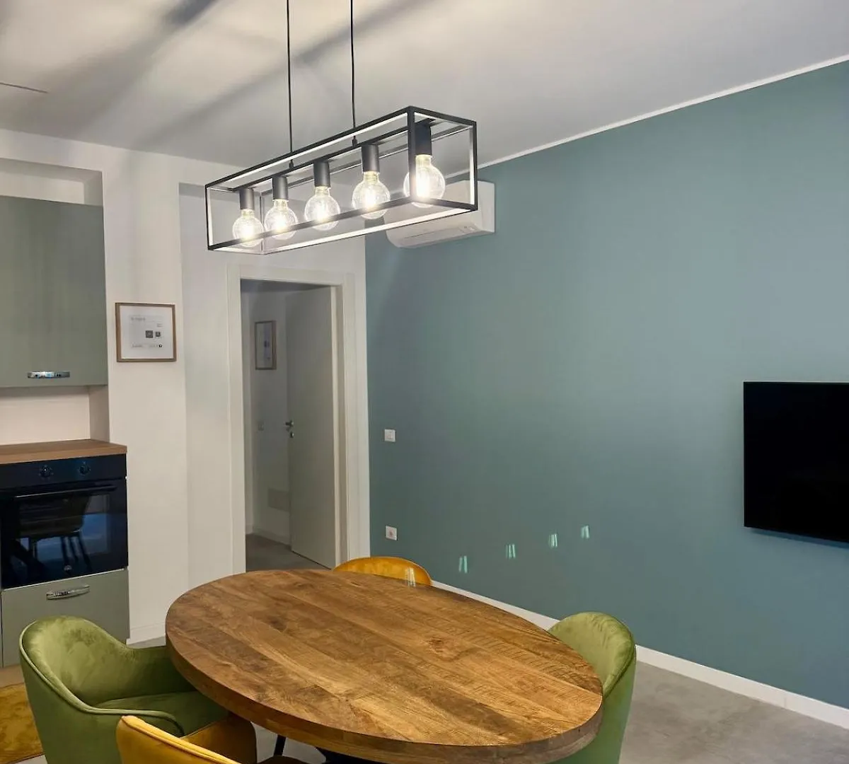Unique Circus Apartment Milan